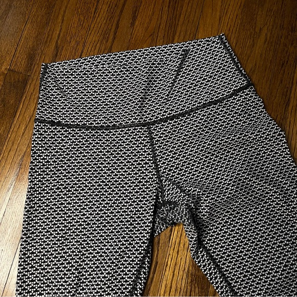 ❗️OFFERS WELCOME❗️ Lululemon Align Leggings size 8 - Picture 3 of 3